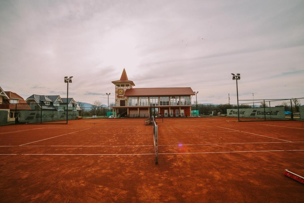 Publo Spa Hotel Vyshkove エクステリア 写真